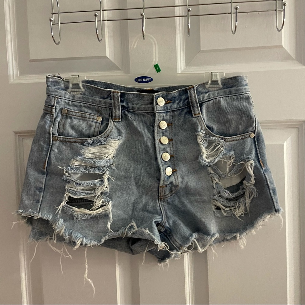 Size M MINKPINK jean shorts